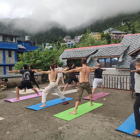 Utopia Hostels Dharamkot Mcleodganj Дармсала Экстерьер фото