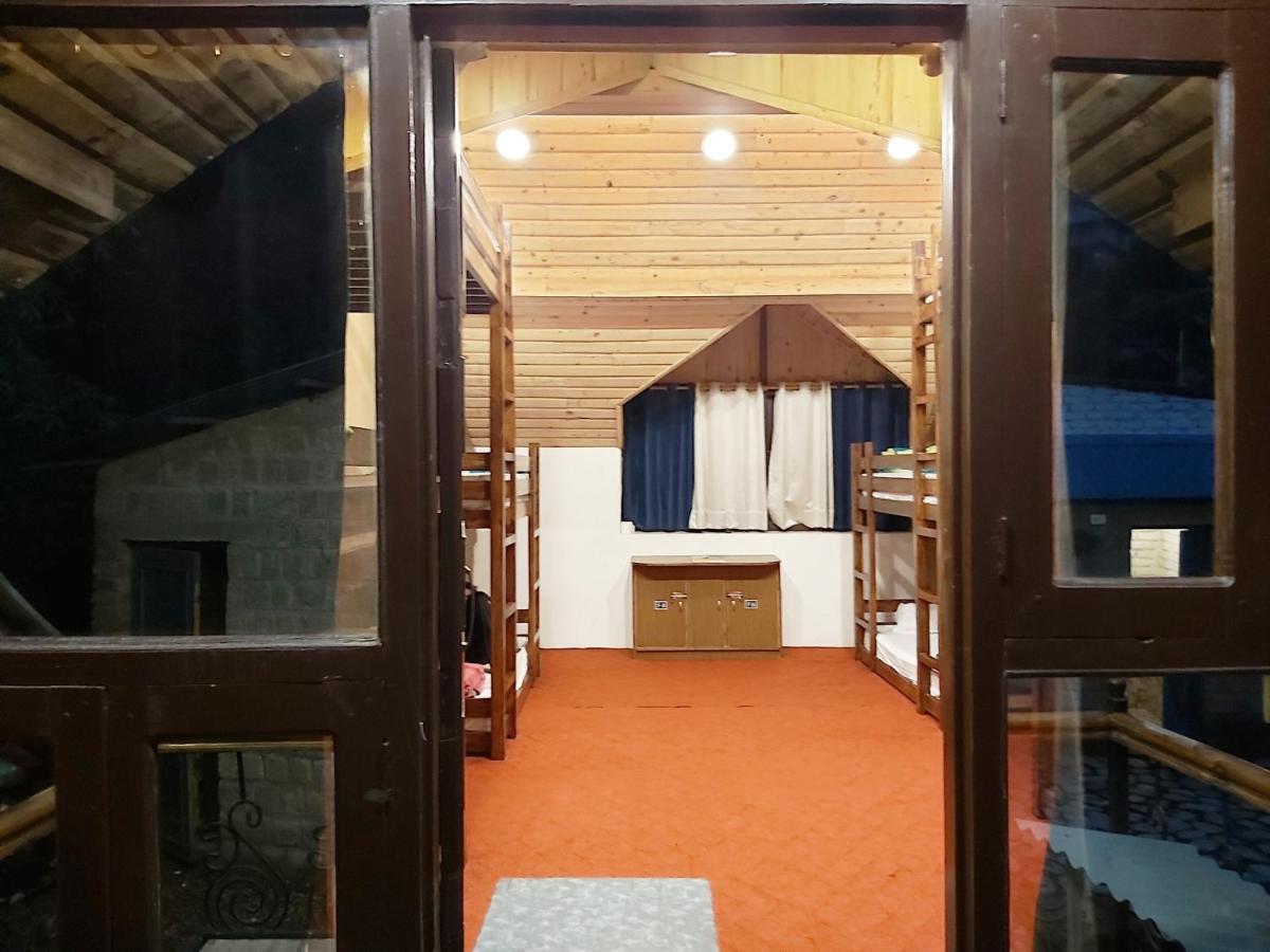Utopia Hostels Dharamkot Mcleodganj Дармсала Экстерьер фото