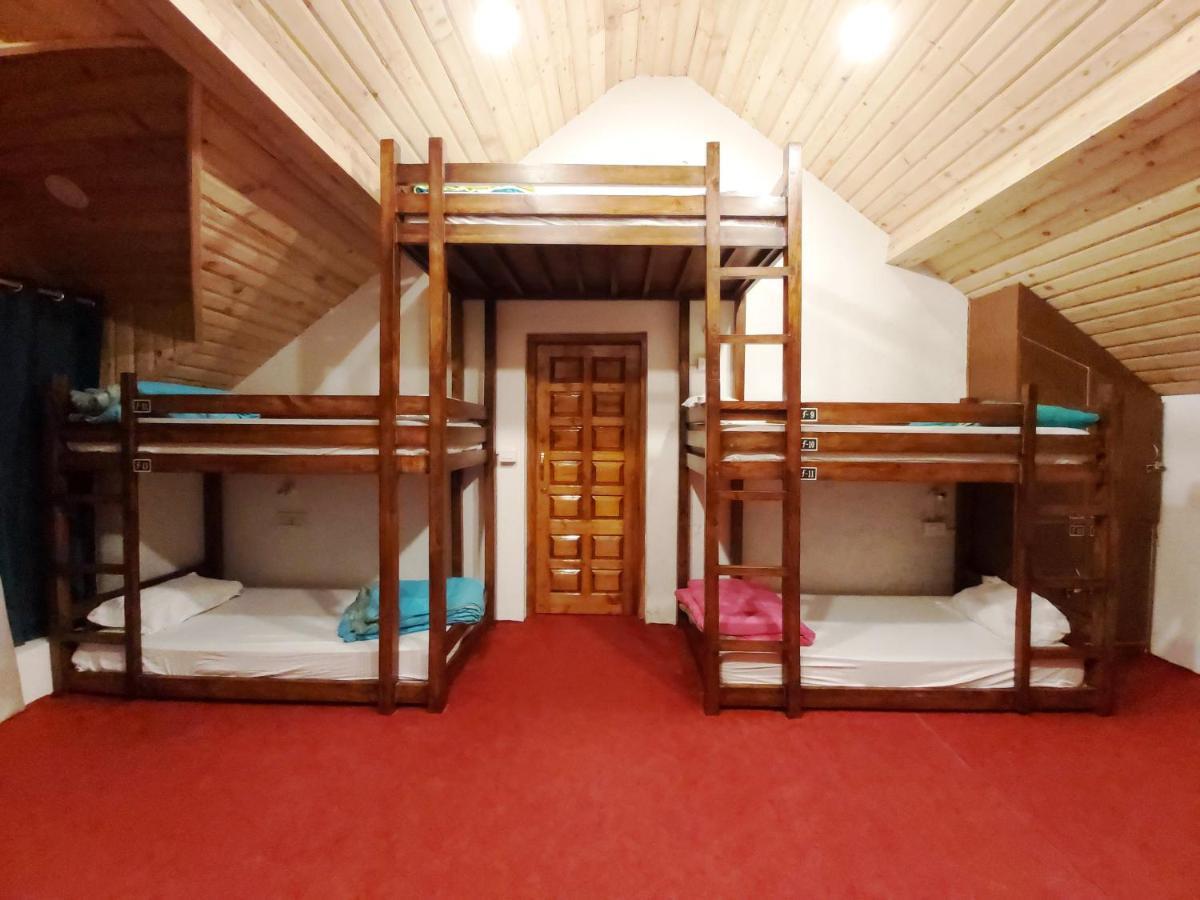 Utopia Hostels Dharamkot Mcleodganj Дармсала Экстерьер фото