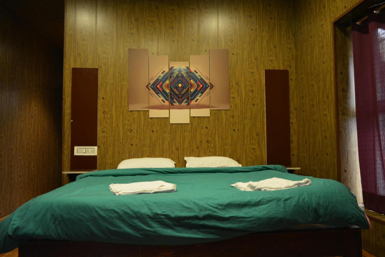 Utopia Hostels Dharamkot Mcleodganj Дармсала Экстерьер фото