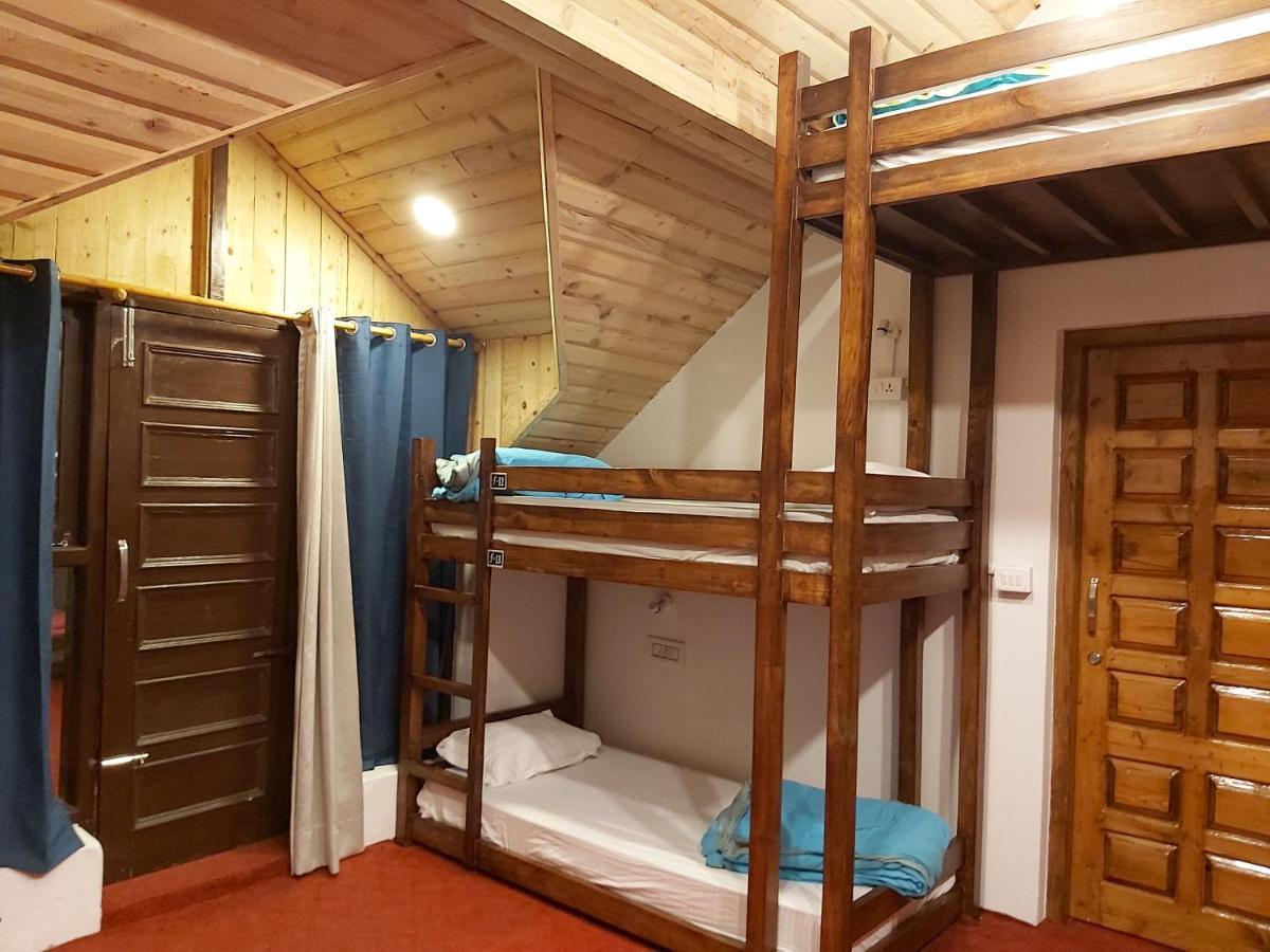 Utopia Hostels Dharamkot Mcleodganj Дармсала Экстерьер фото