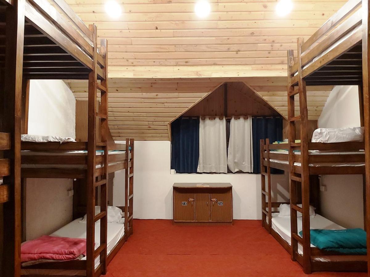 Utopia Hostels Dharamkot Mcleodganj Дармсала Экстерьер фото