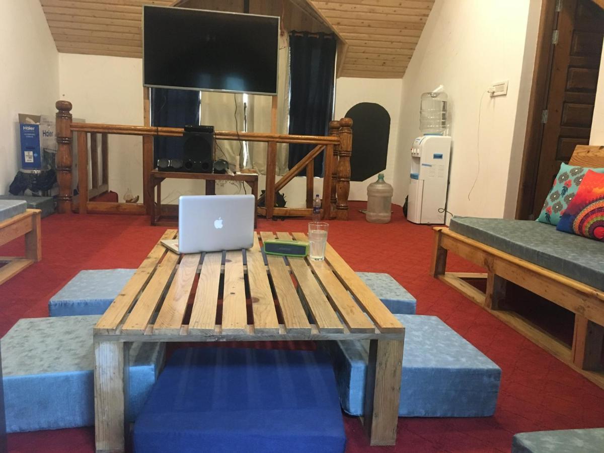 Utopia Hostels Dharamkot Mcleodganj Дармсала Экстерьер фото