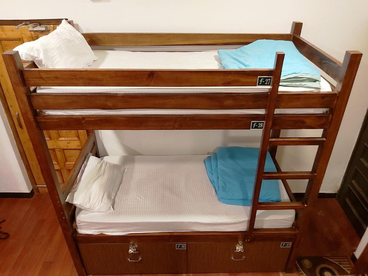 Utopia Hostels Dharamkot Mcleodganj Дармсала Экстерьер фото