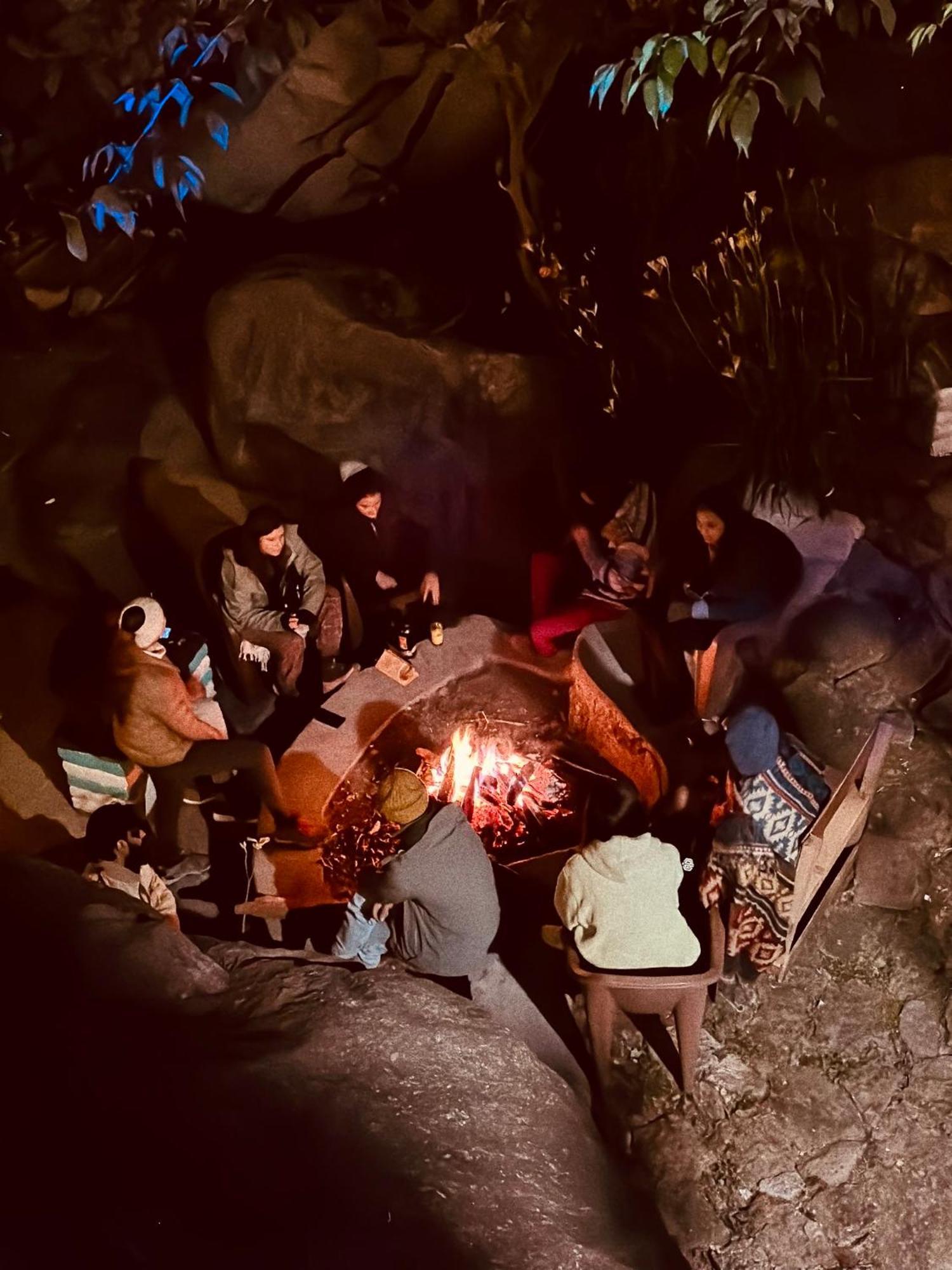 Utopia Hostels Dharamkot Mcleodganj Дармсала Экстерьер фото