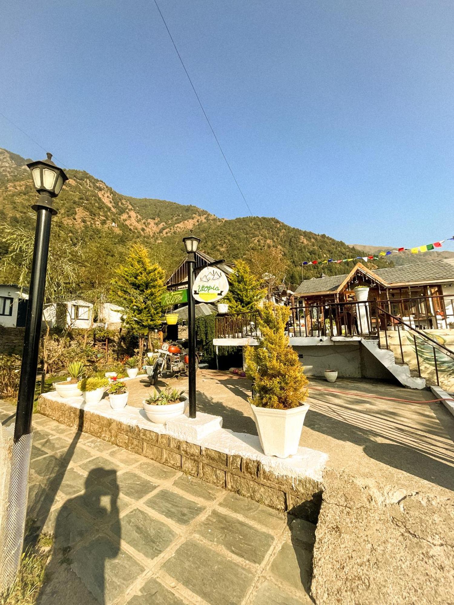 Utopia Hostels Dharamkot Mcleodganj Дармсала Экстерьер фото