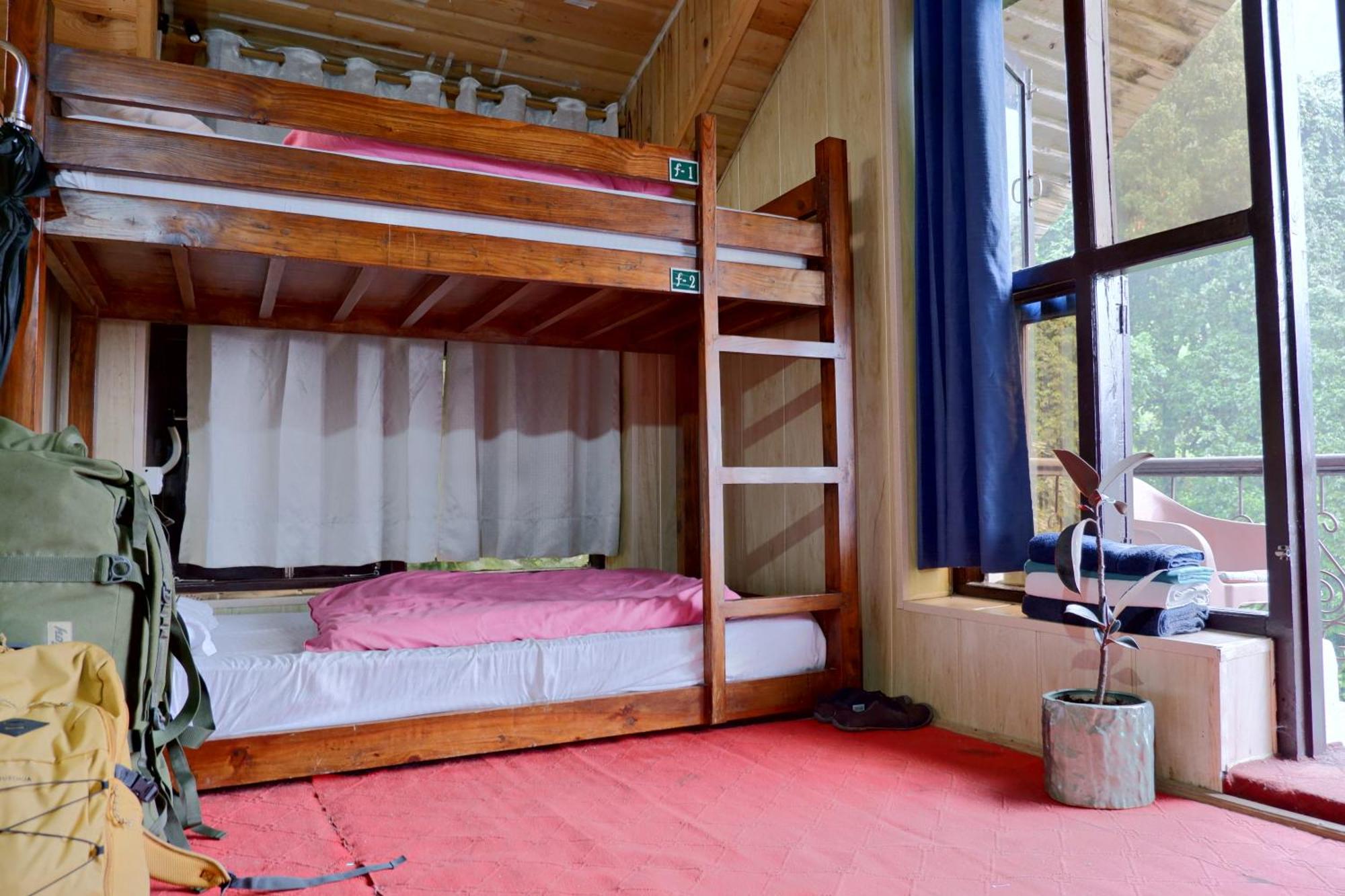 Utopia Hostels Dharamkot Mcleodganj Дармсала Экстерьер фото