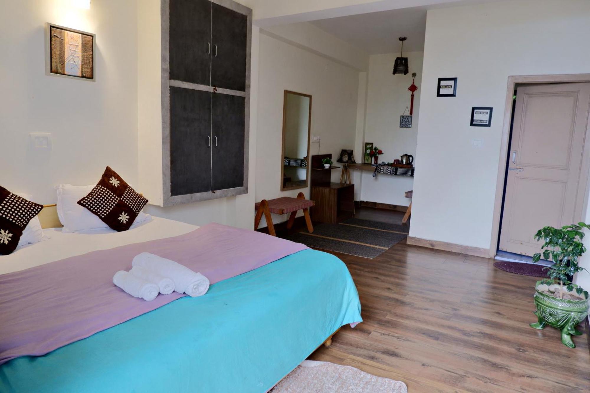 Utopia Hostels Dharamkot Mcleodganj Дармсала Экстерьер фото