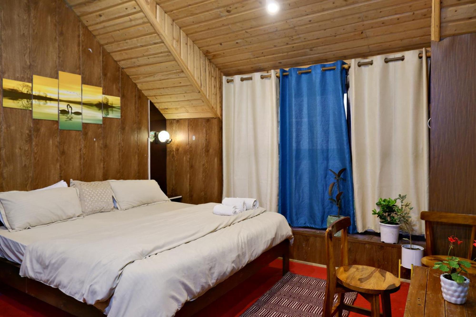 Utopia Hostels Dharamkot Mcleodganj Дармсала Экстерьер фото