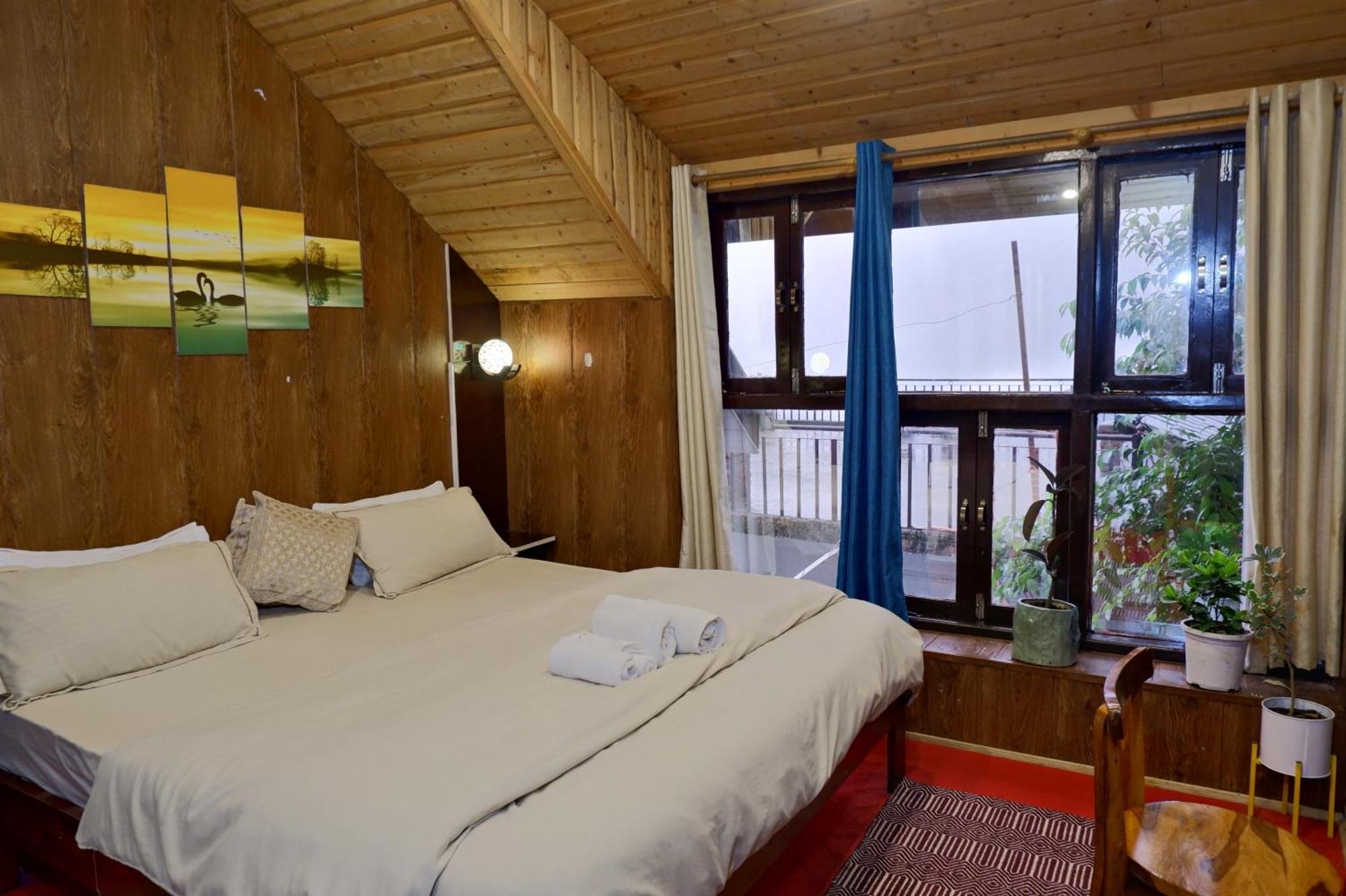 Utopia Hostels Dharamkot Mcleodganj Дармсала Экстерьер фото